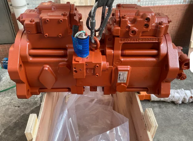 Hyundai R215 Excavator Hydraulic Pump K3V112DTP-9P12